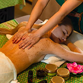 Tradičná thajská masáž s kávovým olejom
